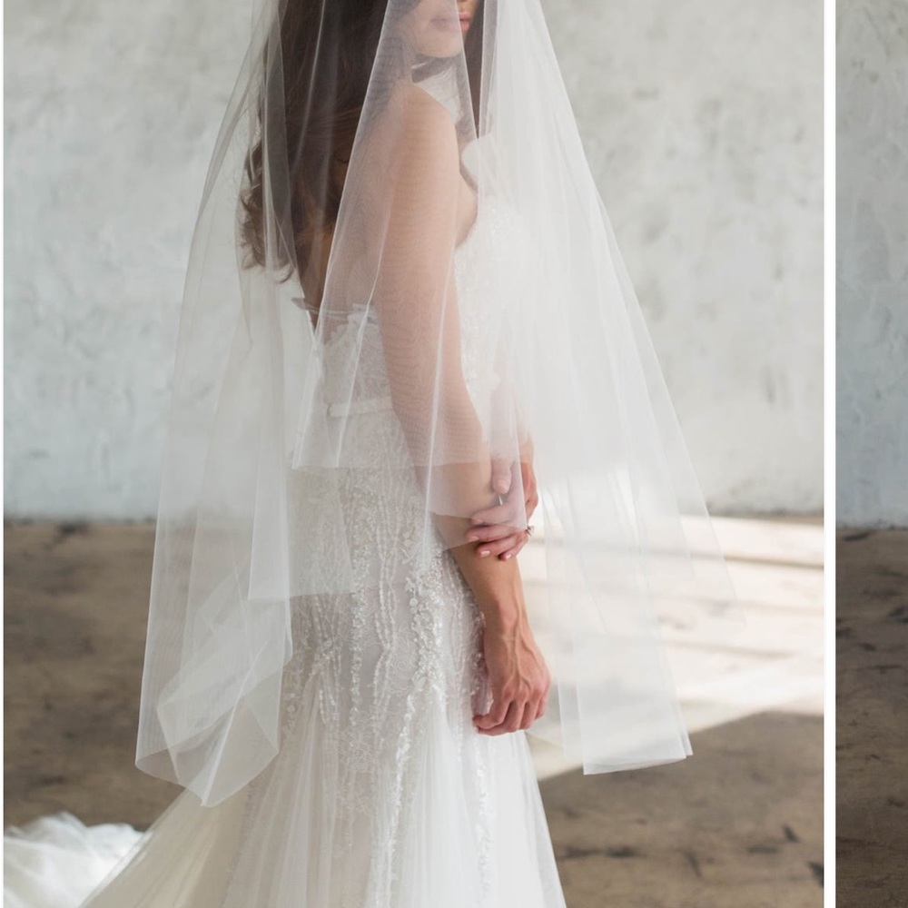 Elegant White Bridal Veil